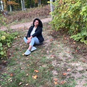 Meet your Posher, Alanna